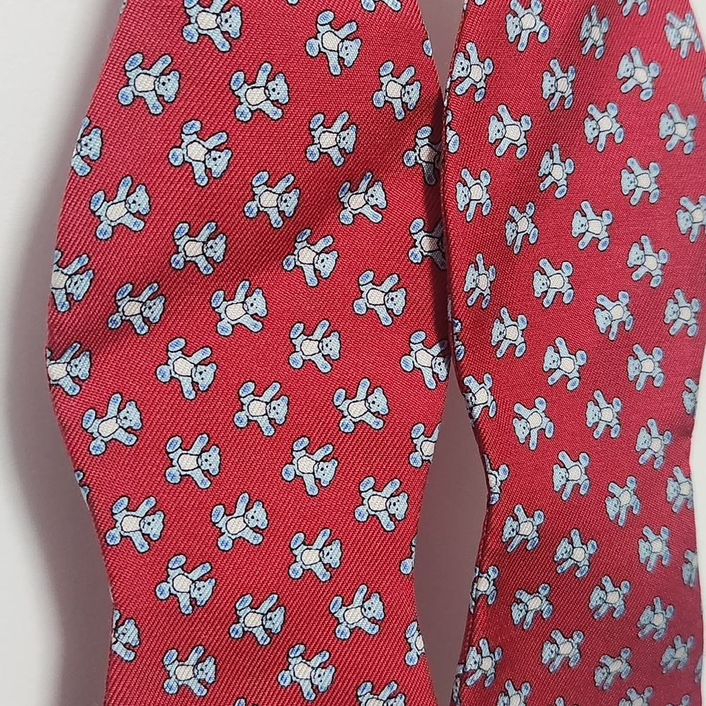 Vineyard Vines Teddy Bear Bowtie Red and Blue 100% Silk Adjustable